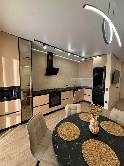 Продаж розкішної 1.5 квартири по вул.Українських Декабристів