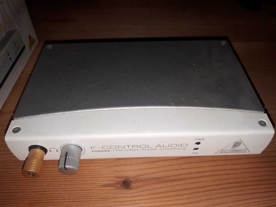 Behringer FCA202 F Control
