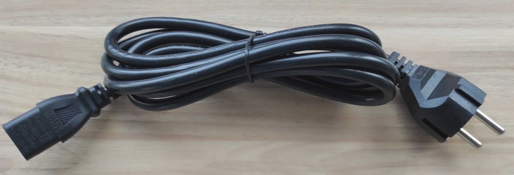 Кабель живлення 2м / 1 кв.мм / 15A