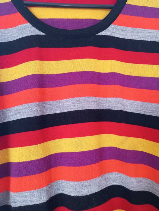 Sweter w kolorowe paski Standard Issue