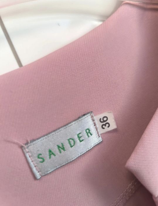Sander sukienka kopertowa pudrowy róż 36 – elegancka asymetryczna
