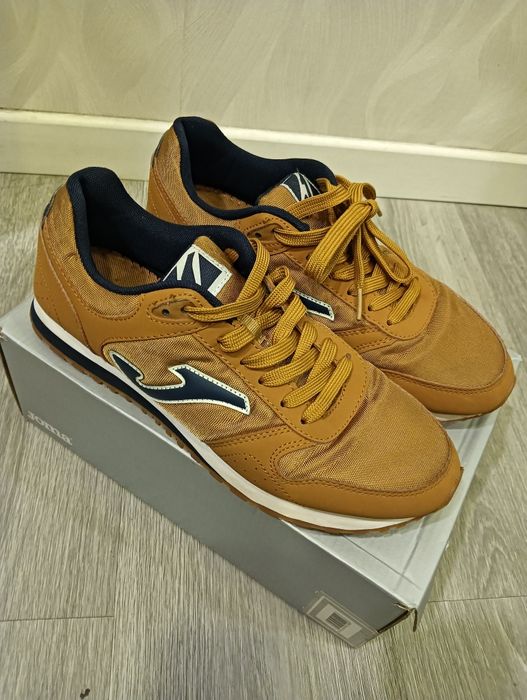 Sapatilhas marca Joma (Homem) 41