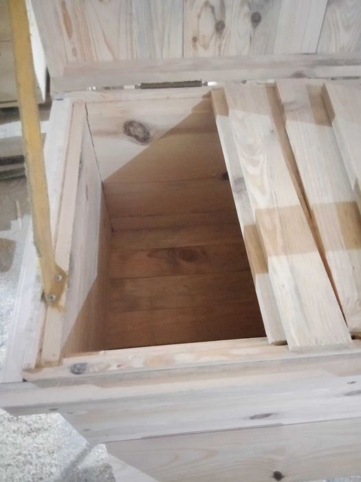 Вулик-лежак на 24 даданівських рамки