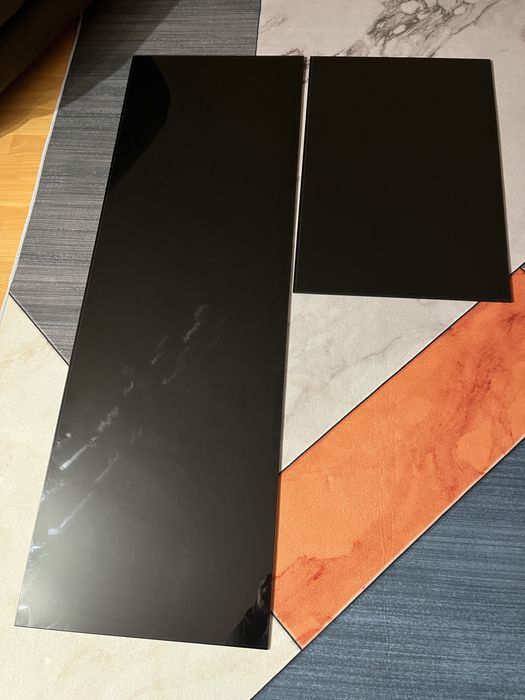 2 paineis superiores em vidro preto para móvel Besta do IKEA
