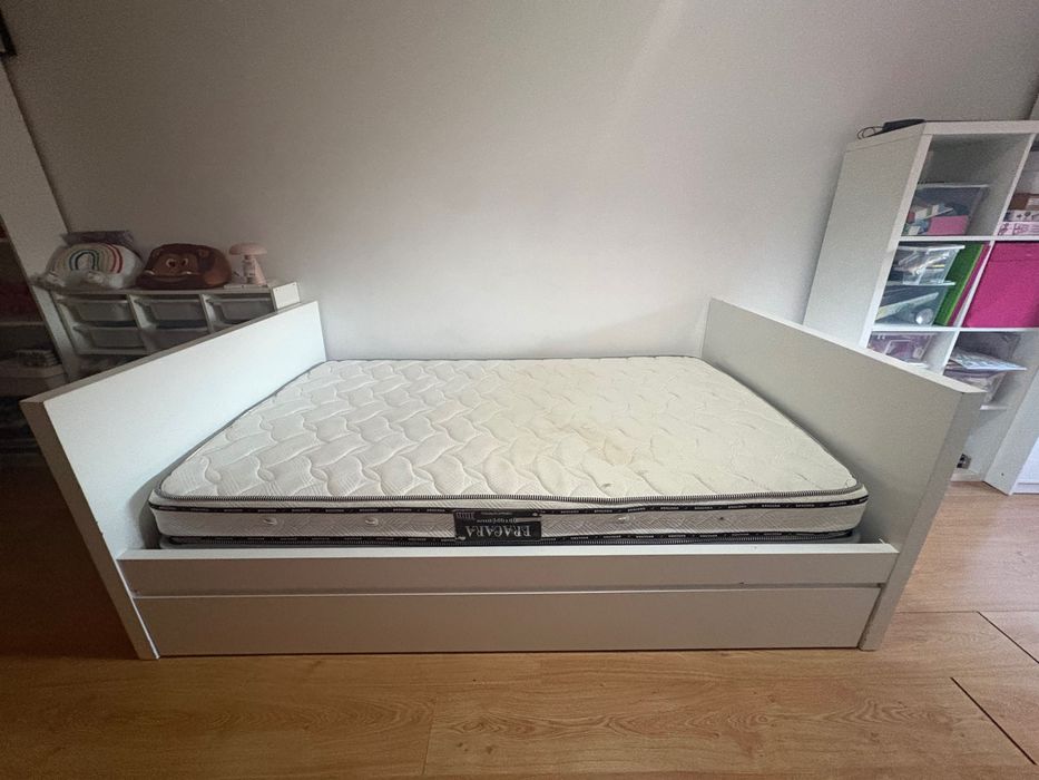 Cama casal com colchão 150€ e cama dupla com colchão de cima