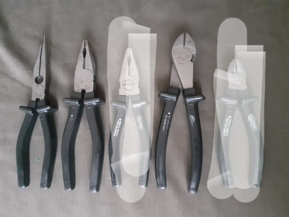 Set of pliers, like new.