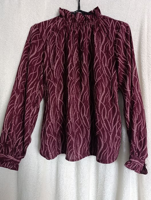 Piękna elegancka bluzka koszula