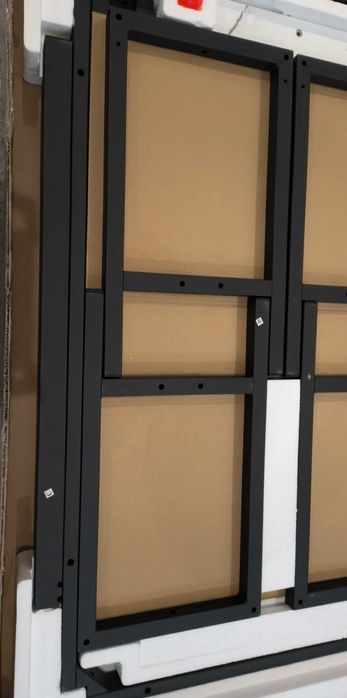 Stół jadalny 110x70x75cm z 2 ławkami każda 97x30x50cm USZKODZONY BLAT