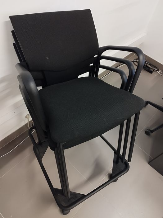 Cadeiras tecido preto com braços - 3 unidades + carrinho