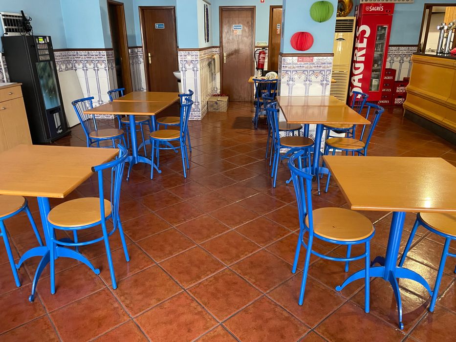 Vendo recheio e equipamento de café snack-bar