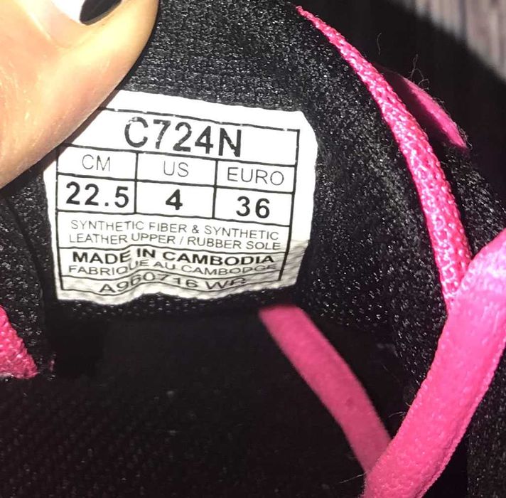 Кроссовки Asics для девочки, размер 35 (22,5 см)