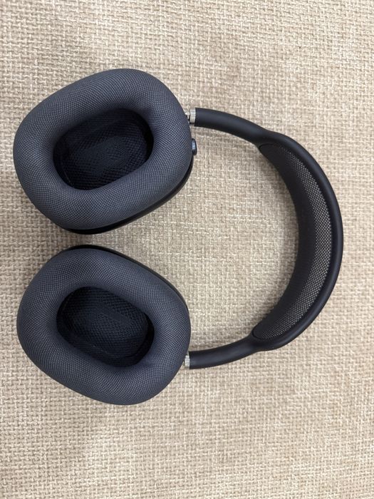 Apple AirPods Max 2gen USB-C A3184 (Midnight) повний комплект в ідеалі Навушники та чохол в ідеальному стані, майже як нові.