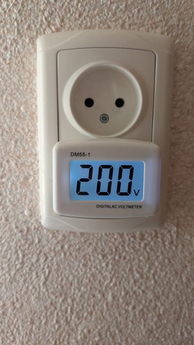 НОВІ вольтметри в розетку 220В (найнижча ціна в Україні)