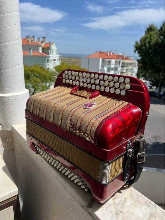 Acordeão Hohner Amati IIB  à 2a voz com três filas - pronto a tocar - correias novas