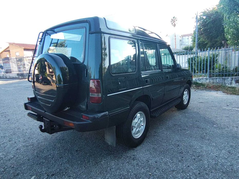Vendo Land Rover em muito bom estado, todo original.