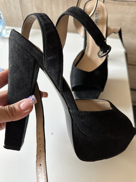 Buty na obcasie sandały na słupku vices