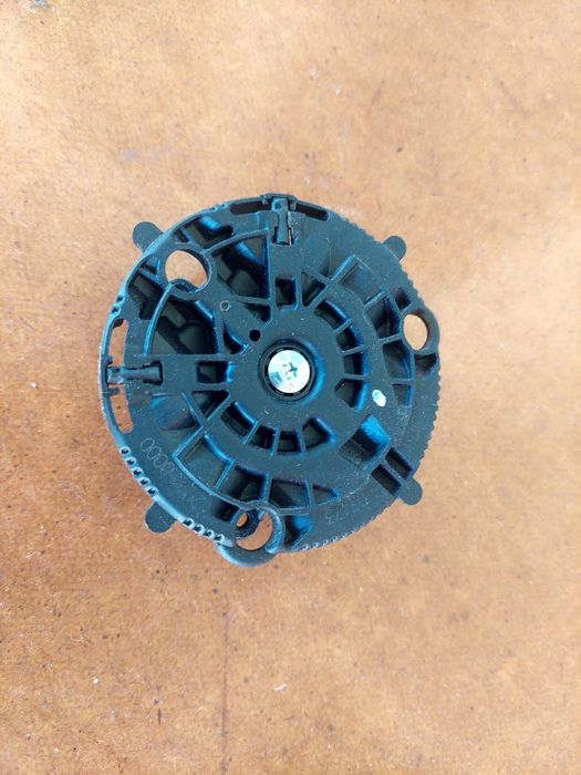 Моторчик лівого дзеркала на Хюндай Туксон 2020 р. 87612F1000