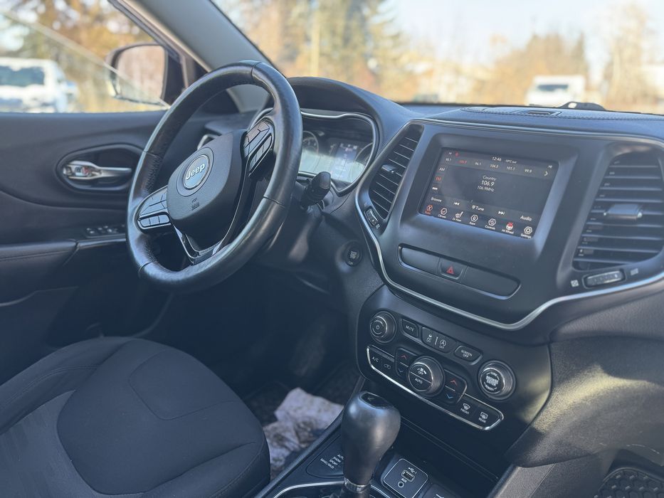 Продам Jeep Cherokee KL 3.2 4x4