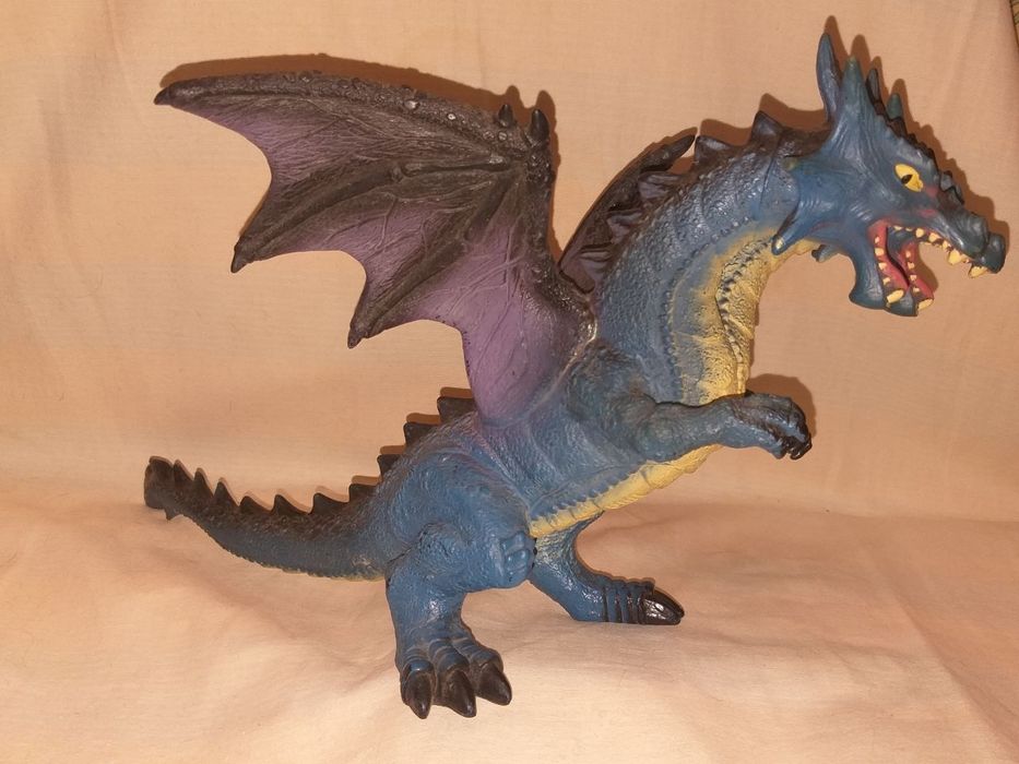 Игрушка. Дракон. Виниловый дракон. Дракошка