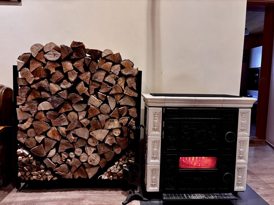 Stojak na drewno kominkowe