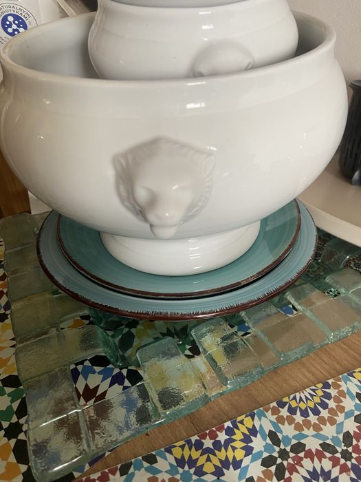 klasyczna biała waza porcelanowa do zupy typu "Löwenkopf plys 6 kokilek. Preferowany Odbior osobisty