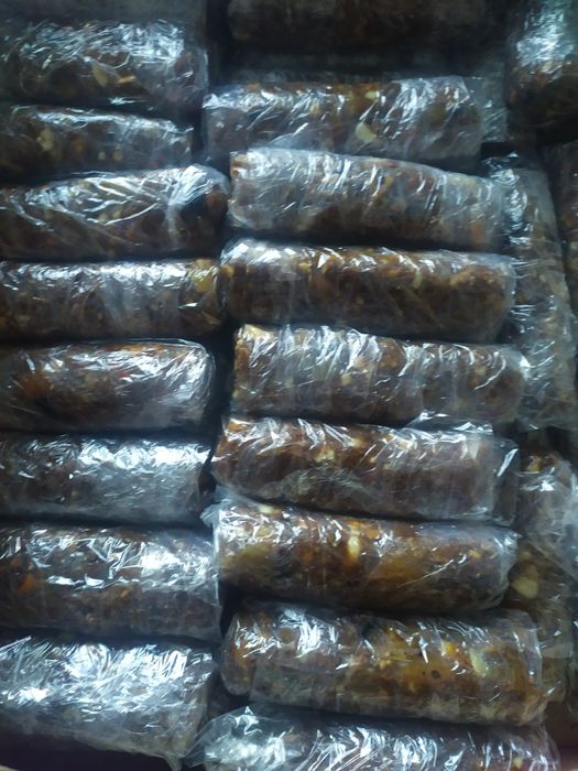 Потрібні сухофрукти, горіхи, мед,віск для потреб ЗСУ