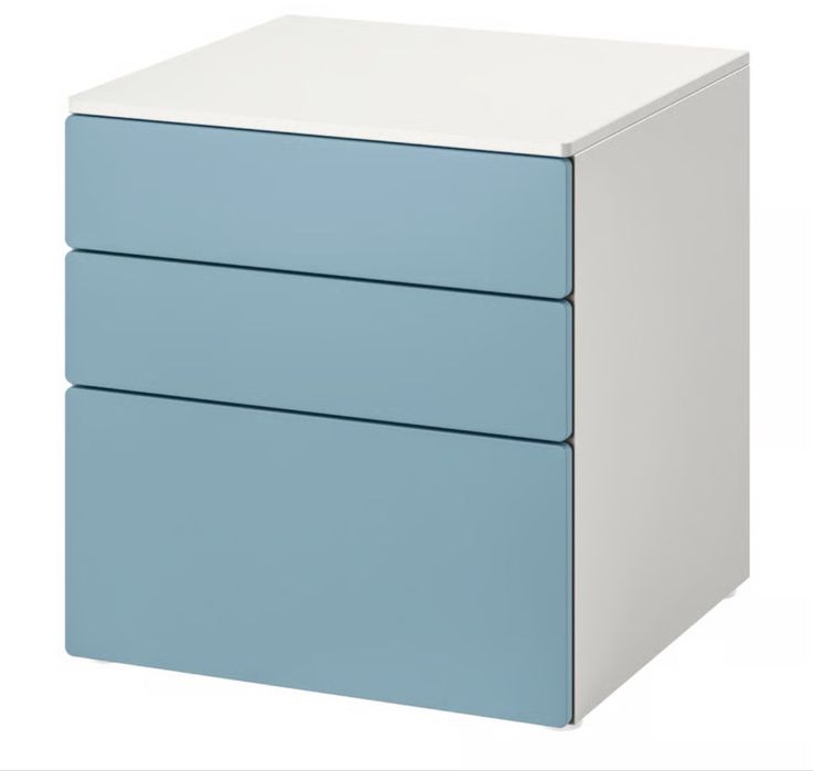 Roupeiro e comoda para crianca, branco e azul