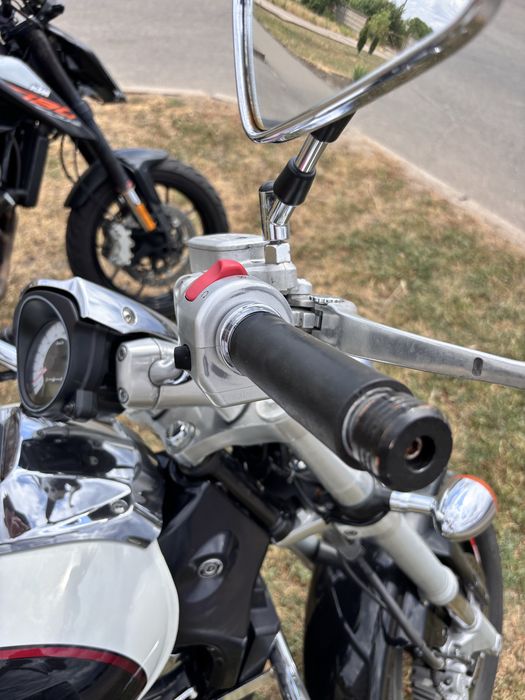 Suzuki Boulevard 400