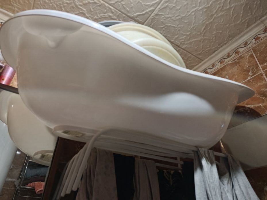 Дитяча ванночка біла