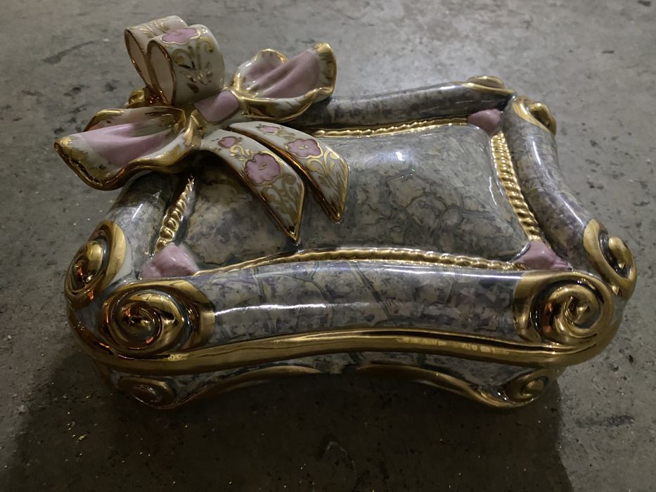 Decorative Objects440854740111861760