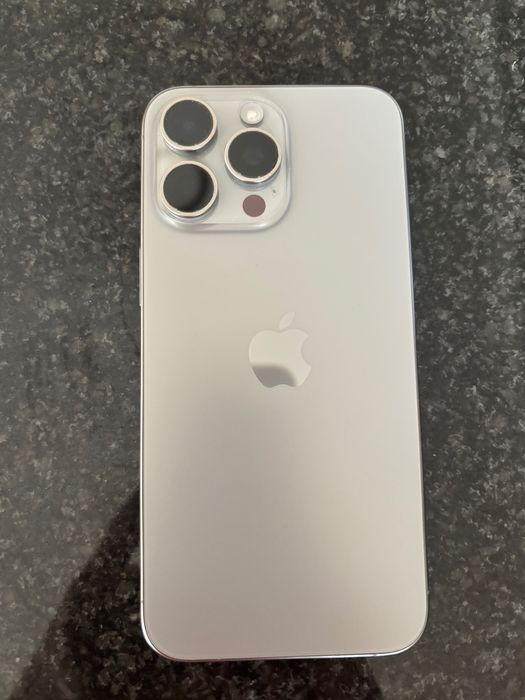 Vendo IPhone 15 Pro Max + Apple Watch Ultra
