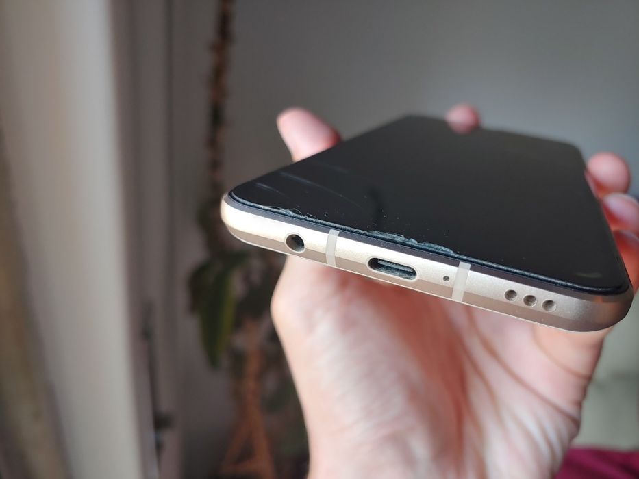 LG V60 - impecável