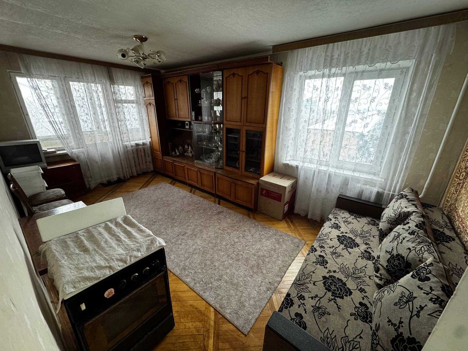 Продам 3-х кімнатну квартиру по вул. Проспект Відрадний 38