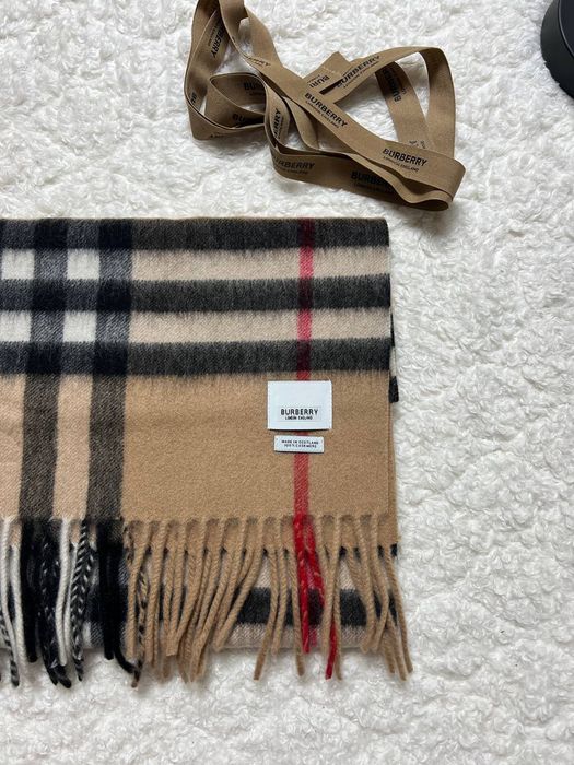 Szalik Burberry z 100% Kaszmiru