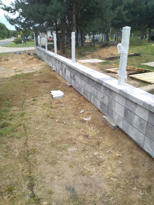 Montaż ogrodzeń łupanych, gładkich, bloczki,systemowe, siatka panelowa