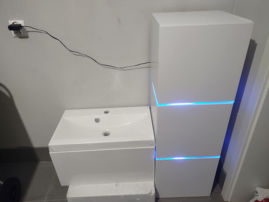 Komplet mebli łazienkowych+umywalka