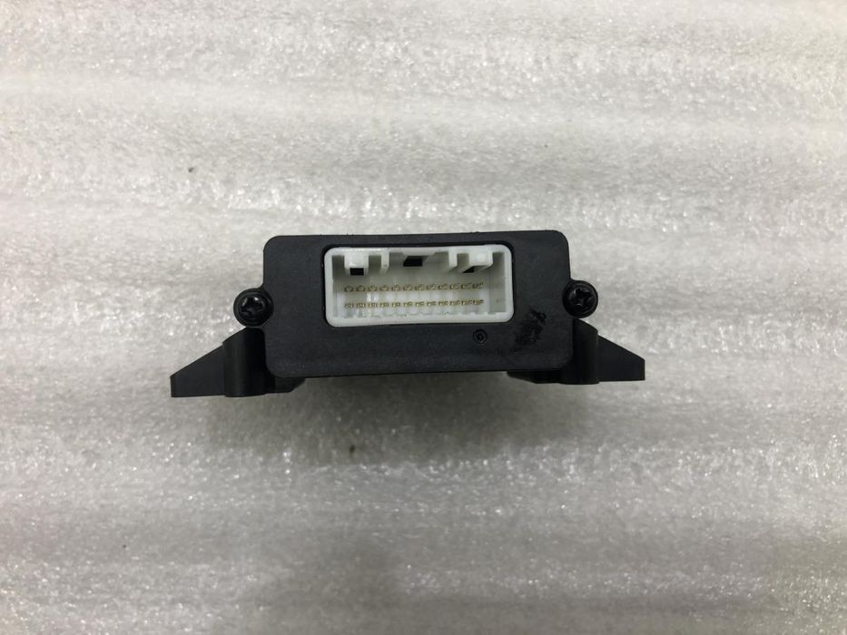 Moduł sterownik ecu 284a18352r dacia duster ii