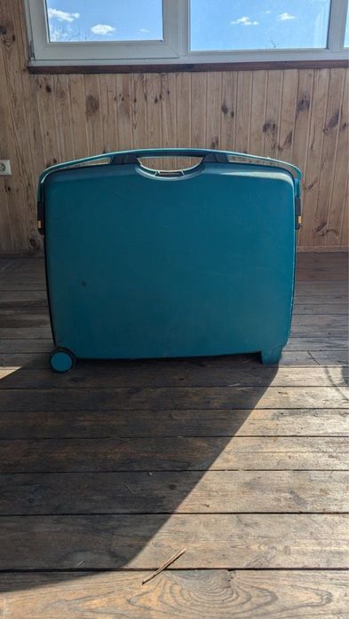 Чемоданы валізи