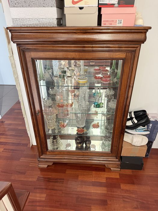 Vitrine/Cristaleira vintage madeira e espelho