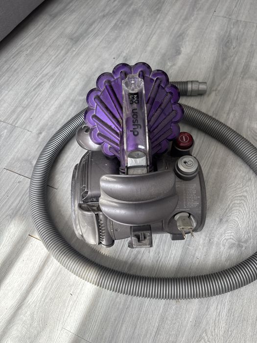 bezworkowy odkurzacz cylindryczny Dyson DC23 Stowaway Allergy