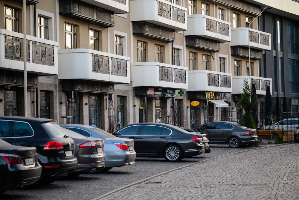 Оренда комерційного приміщення 74,7 м² з ремонтом та балконом ｜ DREAM CITY BUSINESS CENTER ｜ Центр Ужгорода ｜ вул. Гойди ｜ Без комісії
