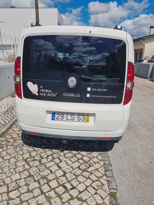 Carrinha Fiat doblo