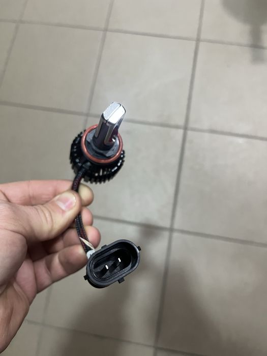 Лед лампочки . Led . H 11