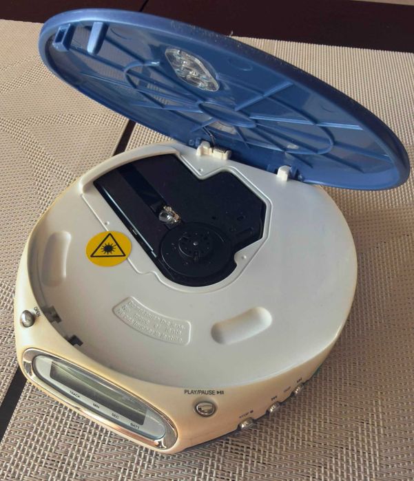 Zestaw Panasonic RQ-CW02 + słuchawki i Roadstar PCD-2006