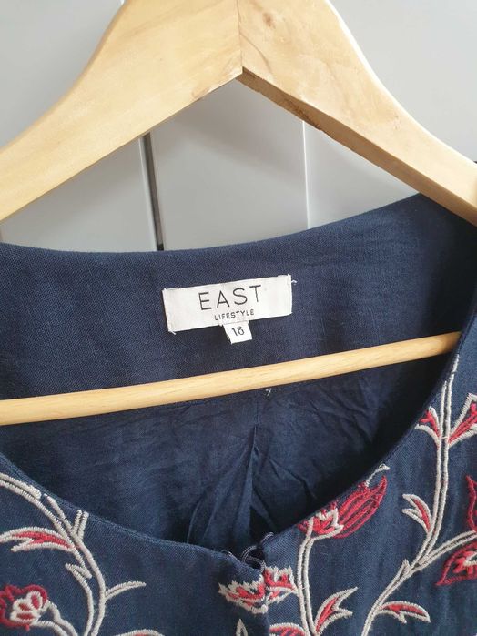 Granatowy haftowany płaszcz lniany len 46 East