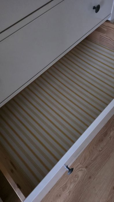 Cómoda branca com 6 gavetas