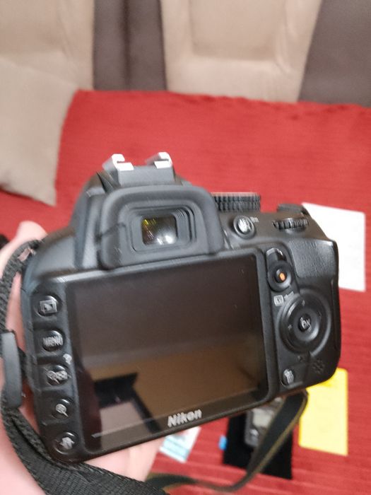 Продам Nikon D3100 с двумя объективами и вспышкой