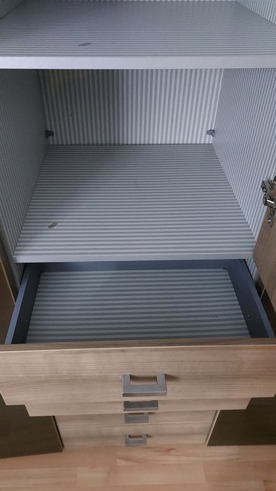 Szafa czterodrzwiowa