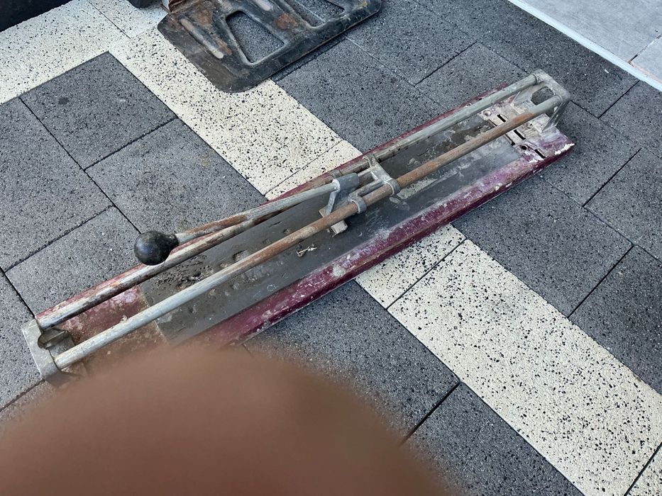 Ręczna przecinarka do płytek - gilotyna 83 cm długość