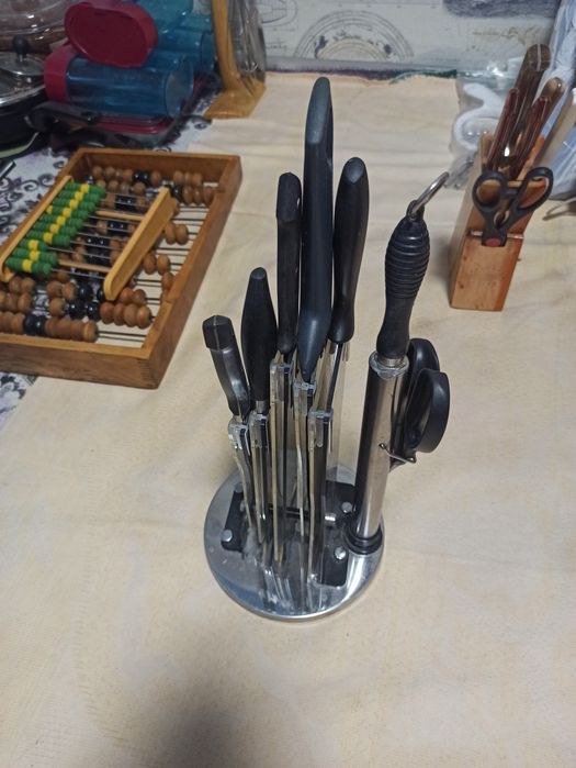 Наборы кухонных ножей с подставкой